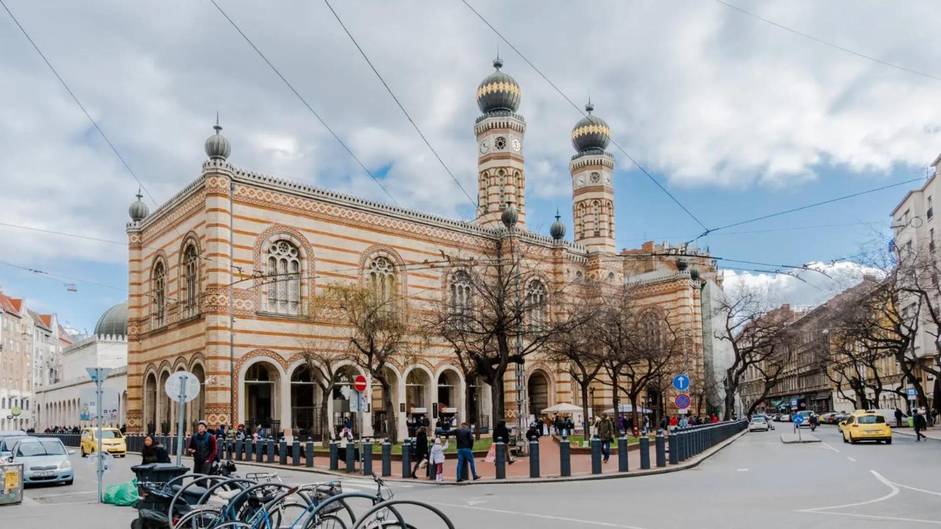 Panni Luxury Apartment Next To Gozsdu Garden Budapeste Exterior foto